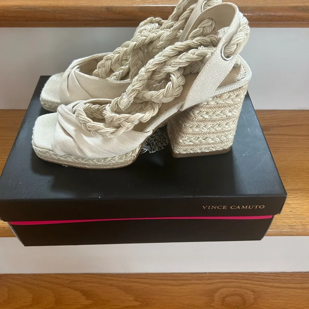 Vince Camuto Women's Tan Wedge Sandals VP Paddge